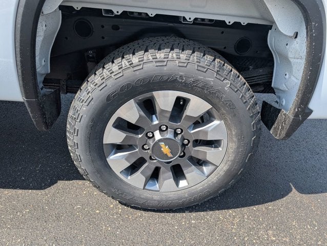 2026 Chevrolet Silverado 2500HD 4WD Crew Cab 172" Custom