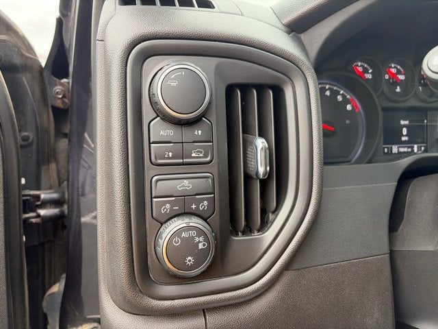 2023 Chevrolet Silverado 1500 4WD Crew Cab 147" Custom