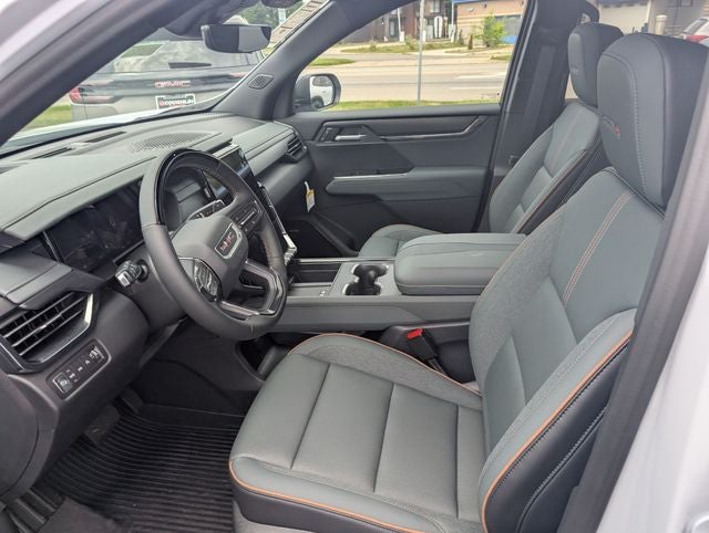2026 GMC Acadia AWD AT4