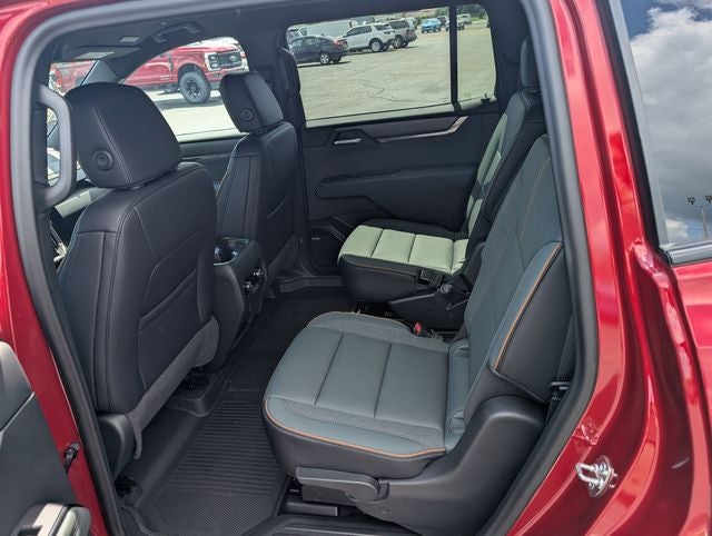 2026 GMC Acadia AWD AT4