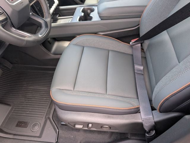 2026 GMC Acadia AWD AT4