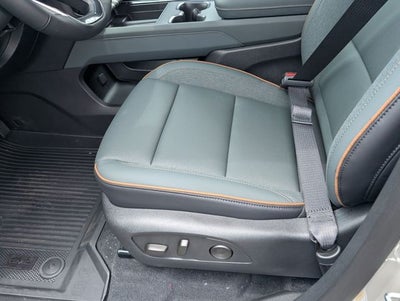 2026 GMC Acadia AWD AT4