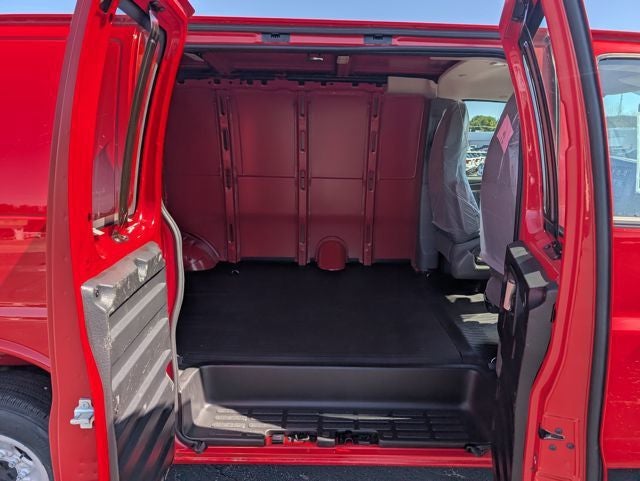 2026 GMC Savana Cargo Van RWD 3500 135"