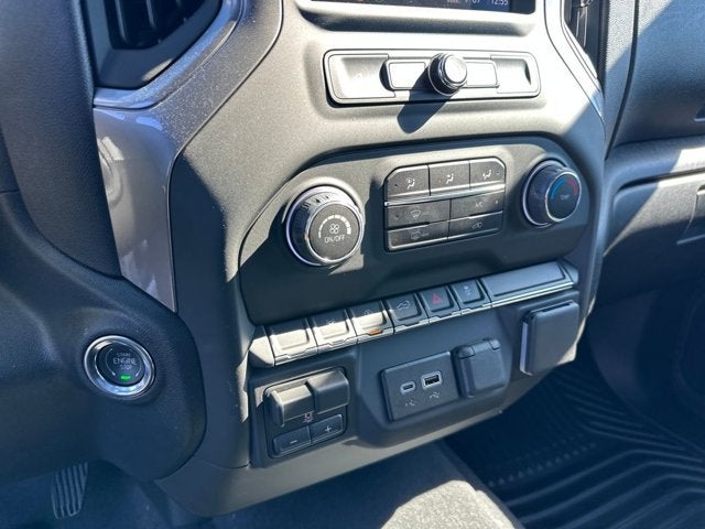 2026 Chevrolet Silverado 1500 4WD Crew Cab 147" Custom