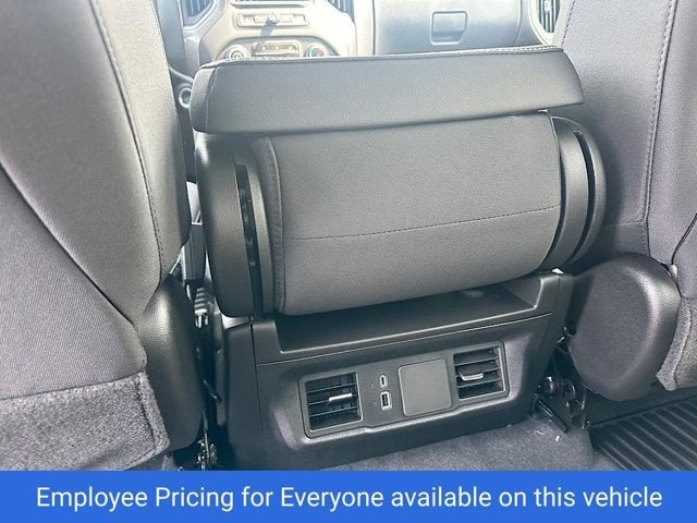 2025 Chevrolet Silverado 1500 4WD Crew Cab 147" Custom