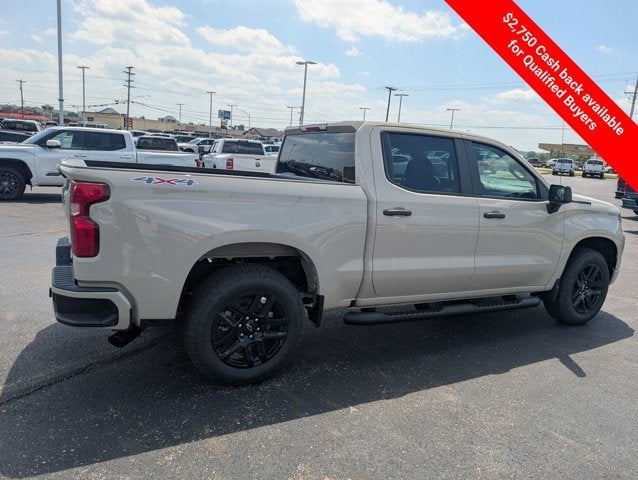 2026 Chevrolet Silverado 1500 4WD Crew Cab 147" Custom