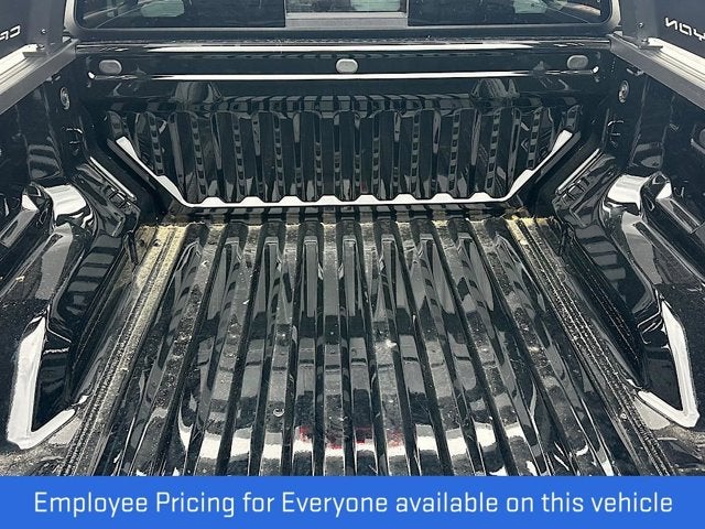 2025 GMC Canyon 4WD AT4