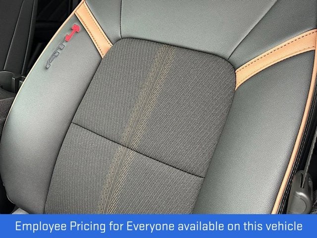 2025 GMC Canyon 4WD AT4