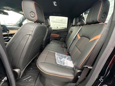 2025 GMC Canyon 4WD AT4